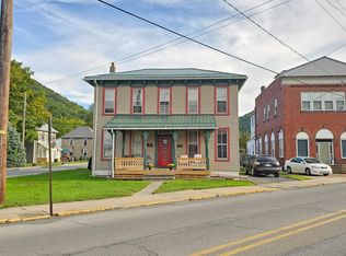 26 Pennsylvania Ave, Mill Hall, PA 17751