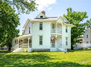 303 W 3rd St, Chanute, KS 66720