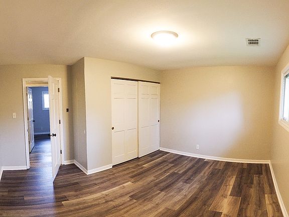 5th image of 208 Harwood Dr