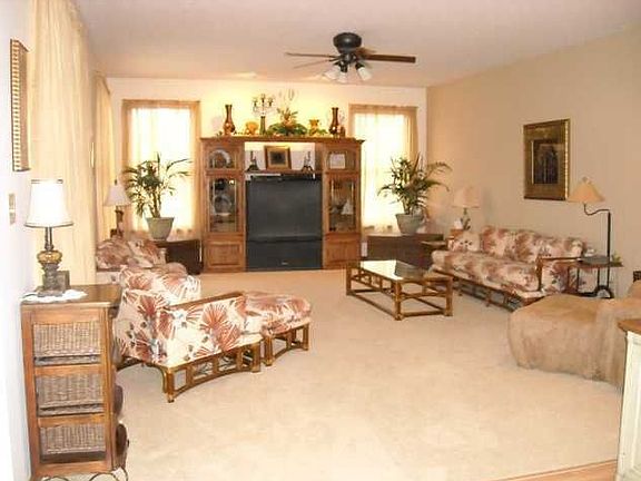 24x16 Family Rm - opens off kit & eating area.