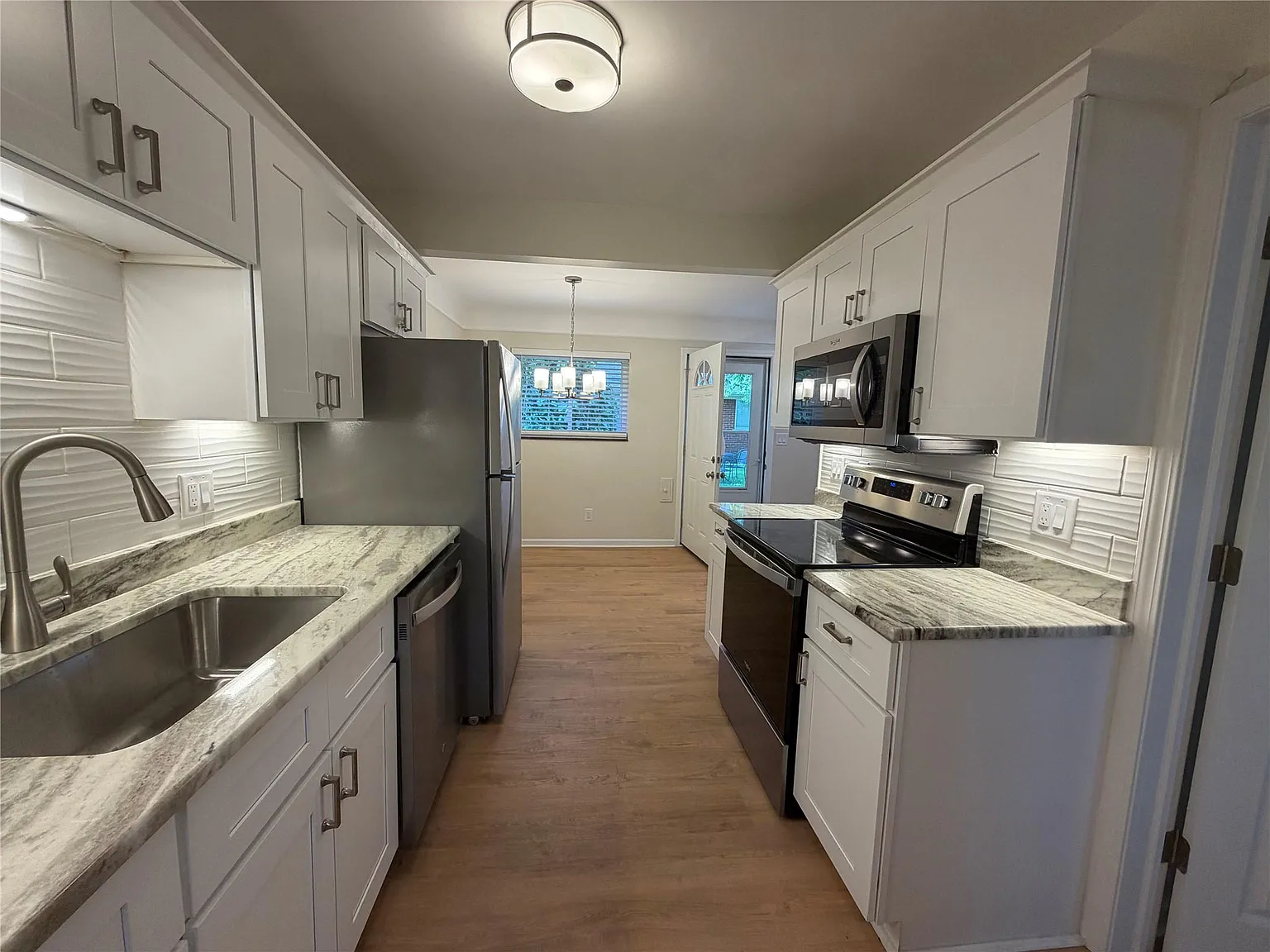 1 bed, 1.0 bath, 600 sqft, $1,295 — Photo 4
