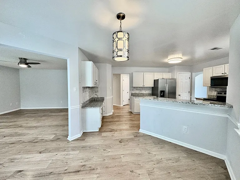 2424 Seven Kings Rd — Photo 20