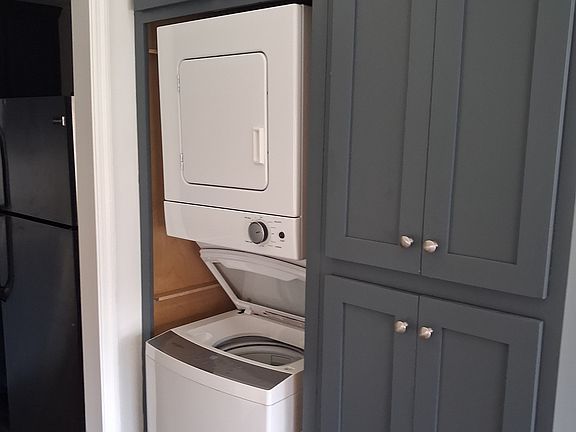 3rd image of 347 Cotton Ave #1
