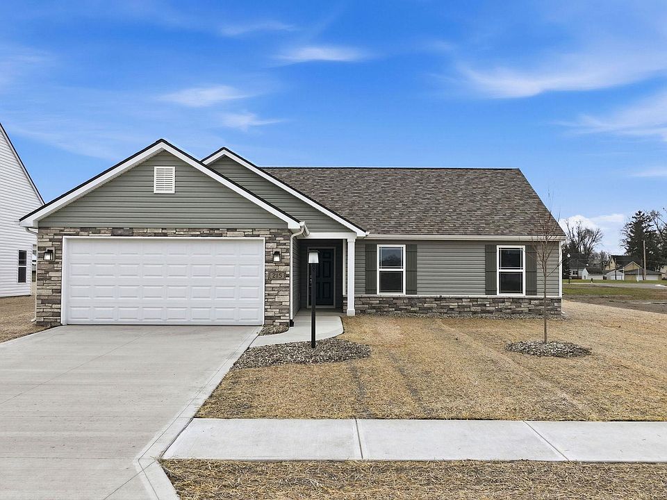 1st image of 215 Latigo Ln