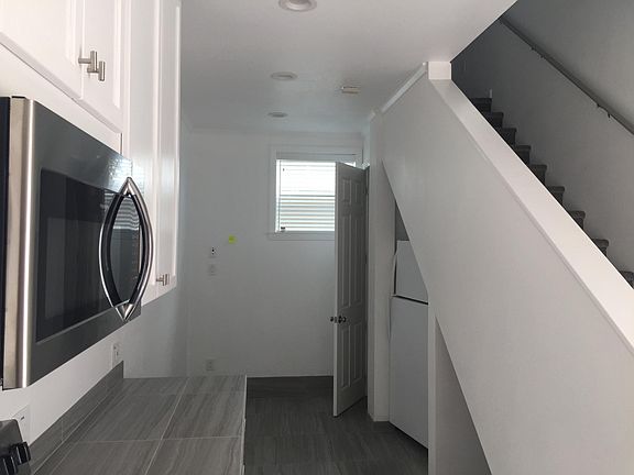 3rd image of 4242 Montair Ave #A