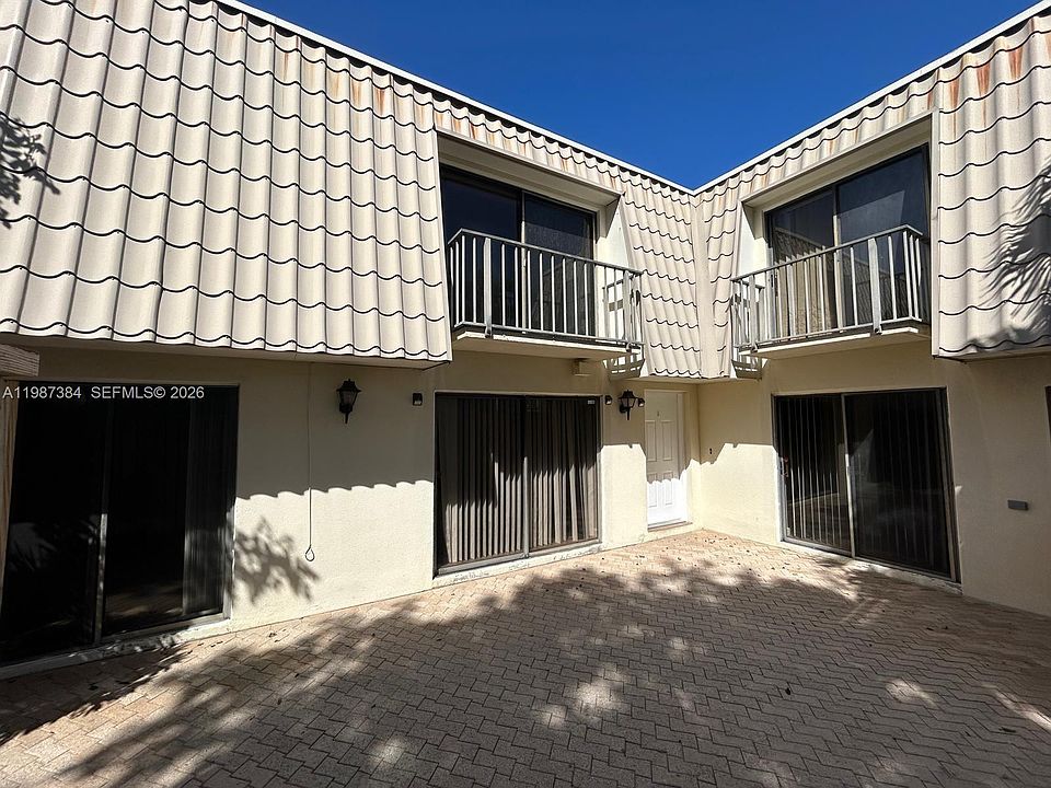1st image of 1700 Embassy Dr APT 204