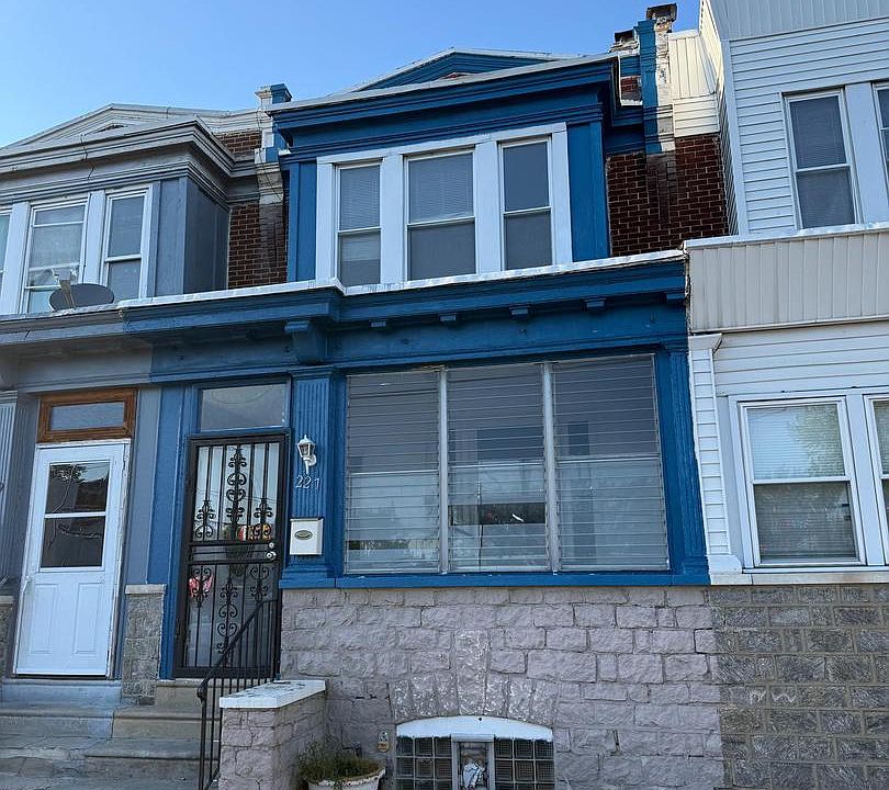1st image of 227 W Rockland St