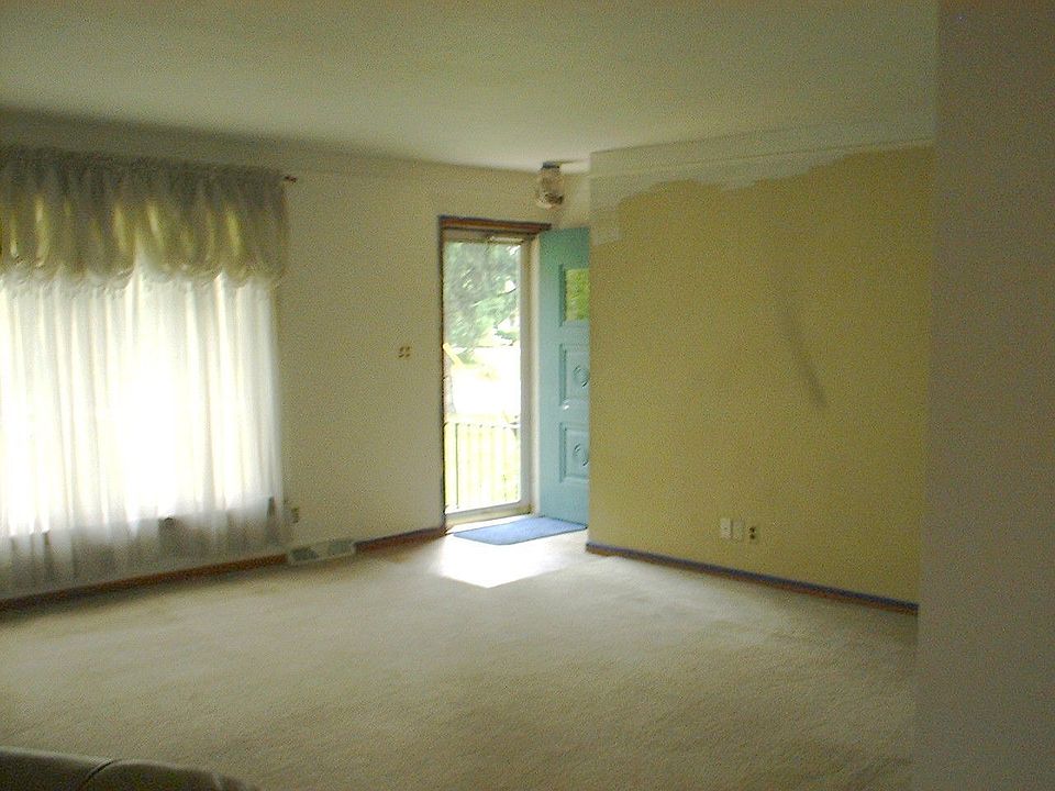 Formal Living/Dining Rooms