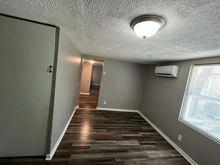 810 Montague Rd #3 — Photo 3