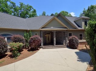 509 Beacon Shores Dr, Seneca, SC 29672