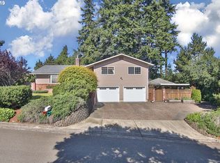 2834 Cedar St, North Bend, OR 97459