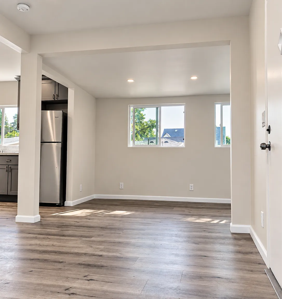 2 bed, 750 sqft, $3,695 — Photo 3