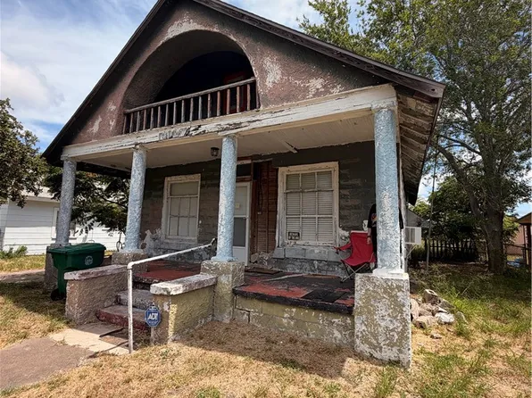 1027 S Houston St, Aransas Pass, TX 78336