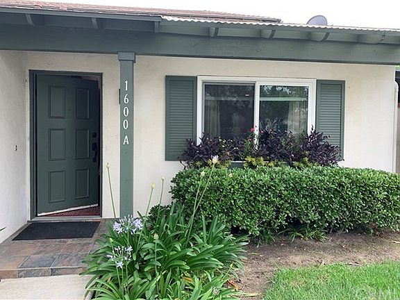 Front of unit (photo 3)