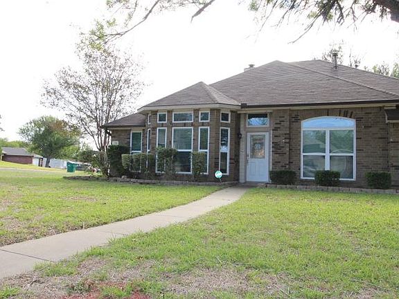 3rd image of 306 Illinois Dr