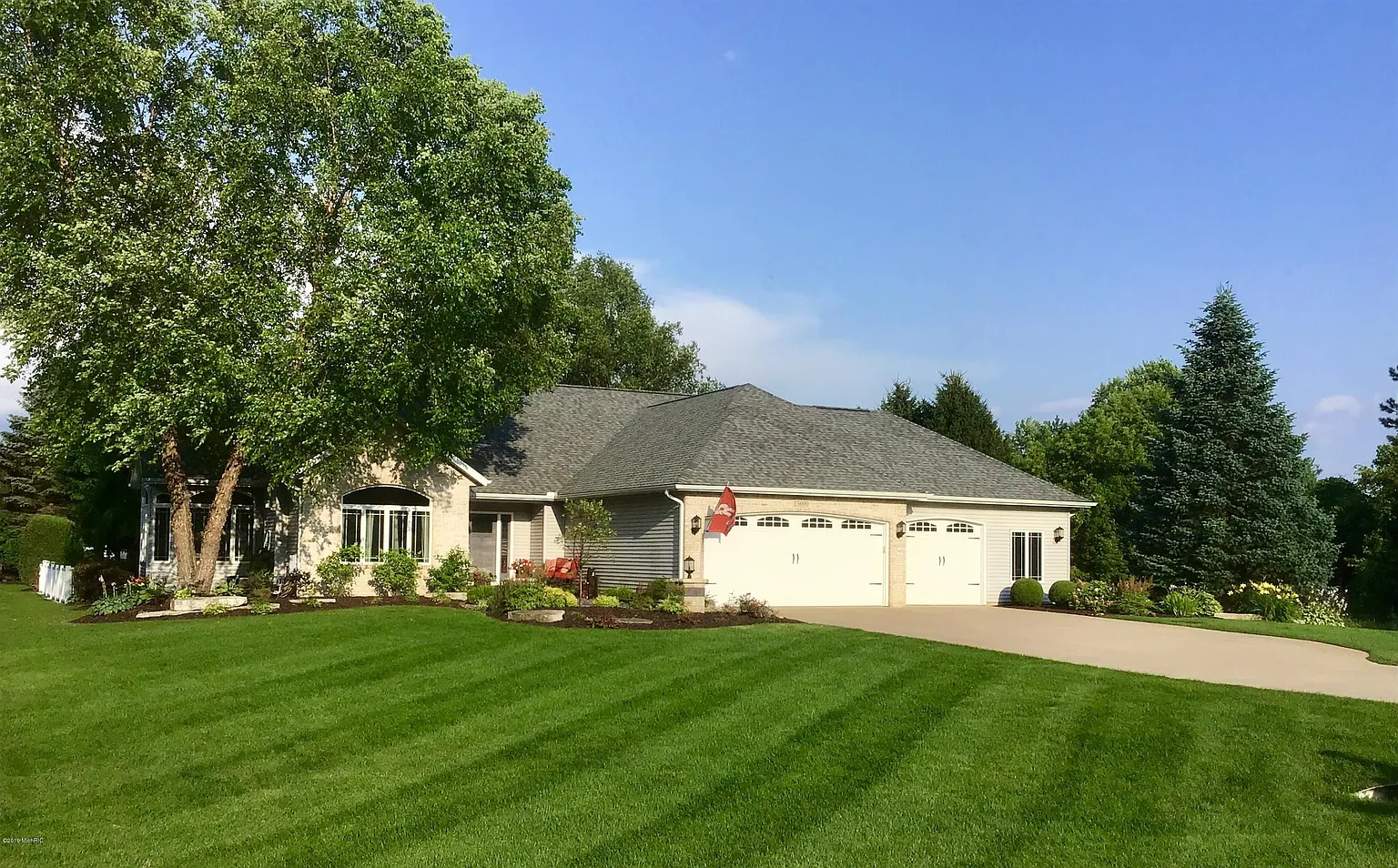 15600 Katherine Trl photo 1