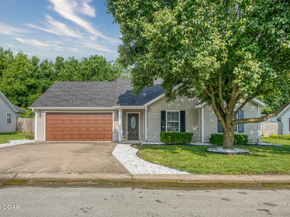 1761 Webbwood Dr, Webb City, MO 64870