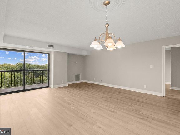 4th image of 3800 Powell Ln APT 1218