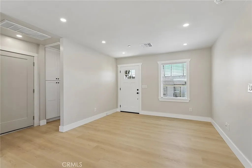 1 bed, 702 sqft, $3,600 — Photo 4