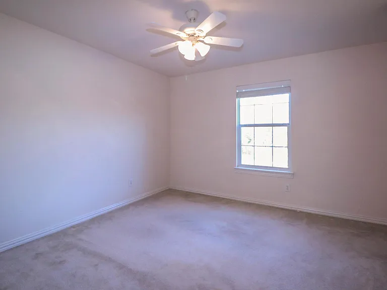 1183 Heathrow Dr — Photo 25