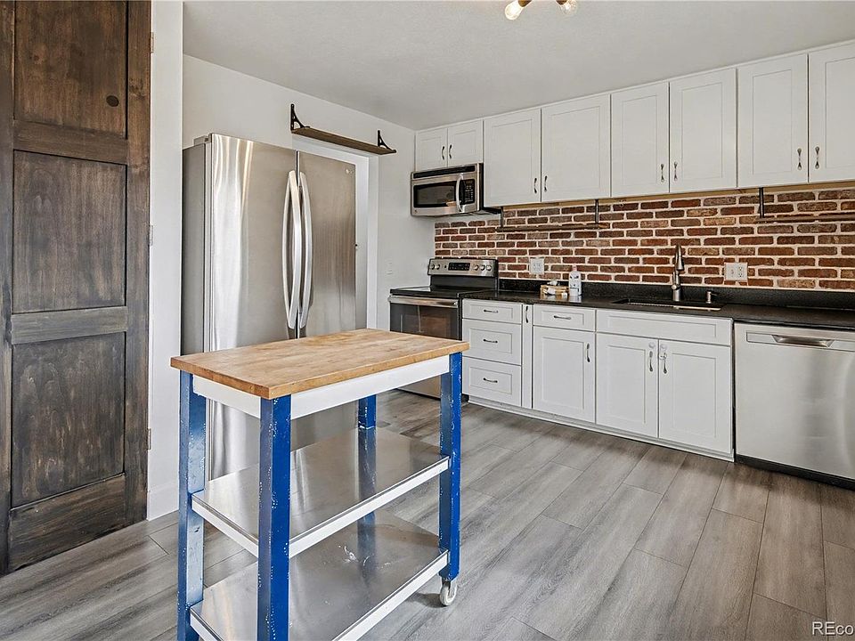 1st image of 9142 Oberon Road