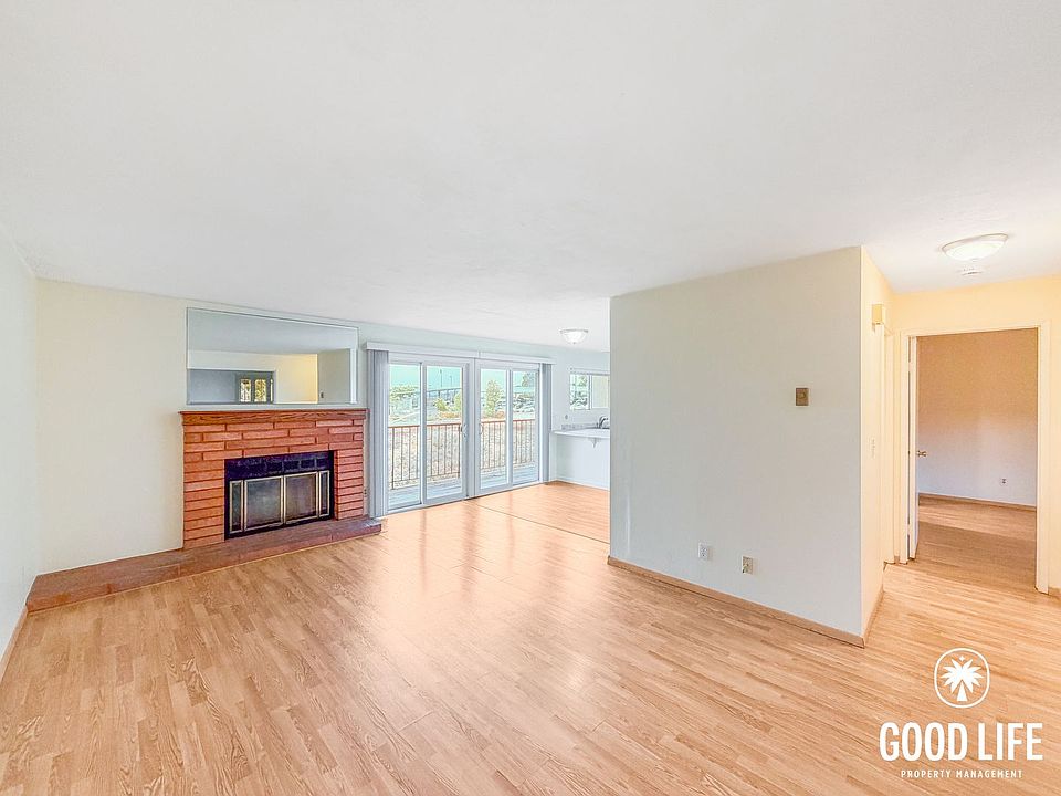 1st image of 3664 Clairemont Dr Unit 2B