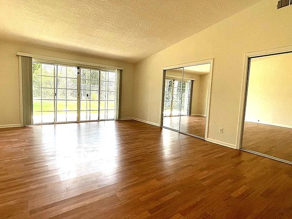 4th image of 5738 Wilhelmina Ave