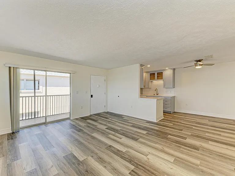 616 Guild Dr #8 — Photo 1