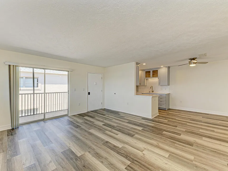 616 Guild Dr #8