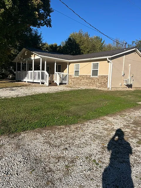 3 bed, 1536 sqft, $1,875 — Photo 2