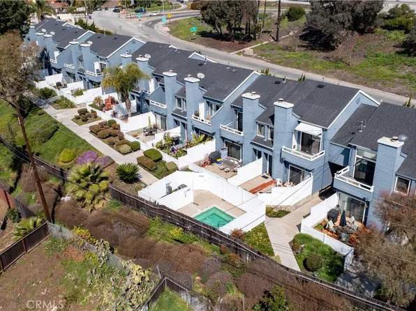 3305 N Crest Dr, Long Beach, CA 90807