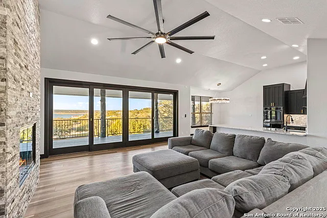 141 Oak Shores Dr — Photo 30