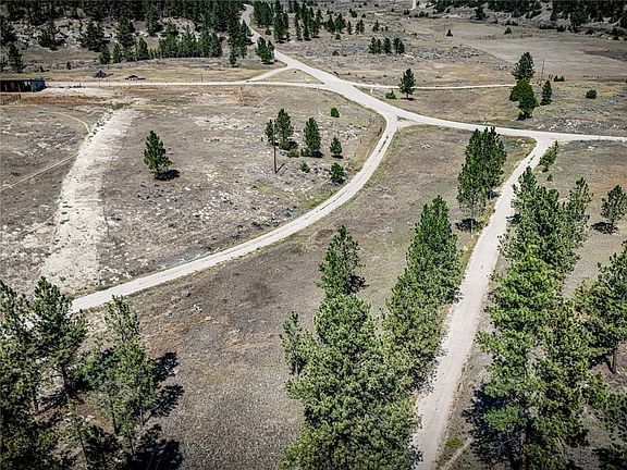 3rd image of 954 Dean Creek Rd