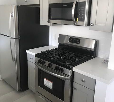 4th image of 1239 20th St APT 306