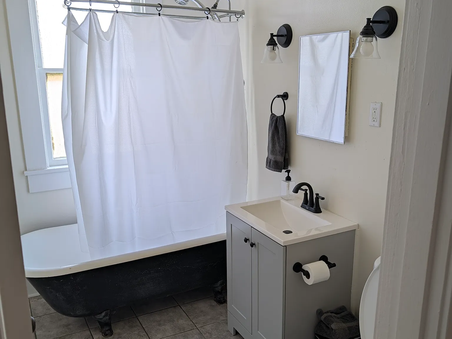 1 bed, 770 sqft, $1,700 — Photo 4