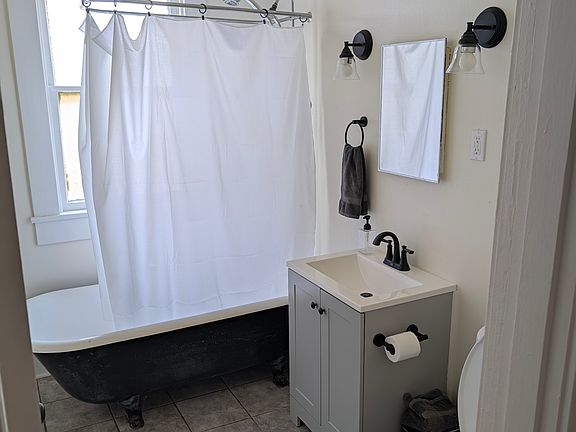 4th image of 1002 N 5th St #B