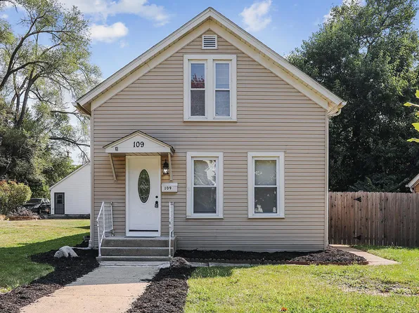 109 Ingalton Ave, West Chicago, IL 60185