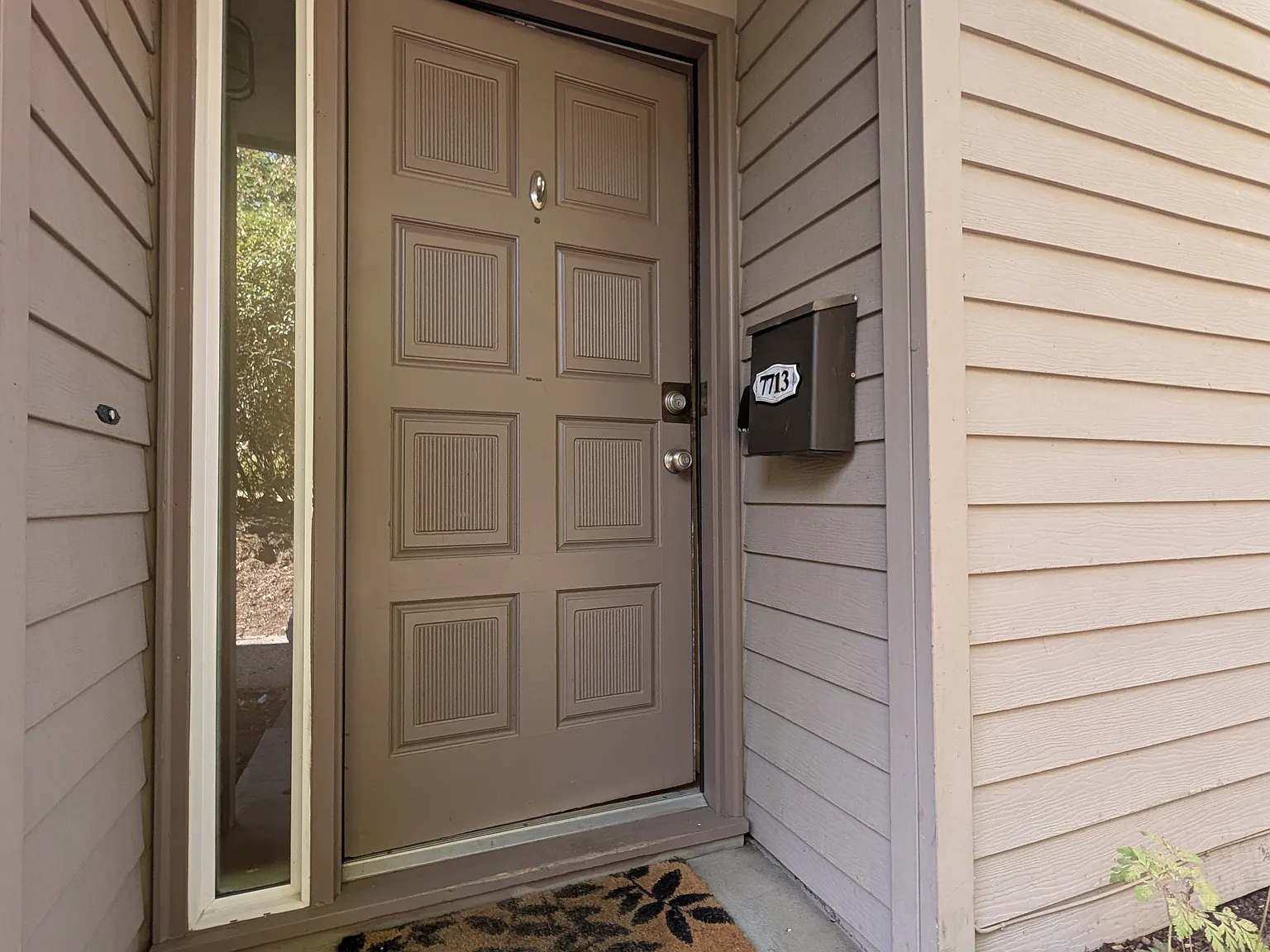 2 bed, 1200 sqft, $2,400 — Photo 1