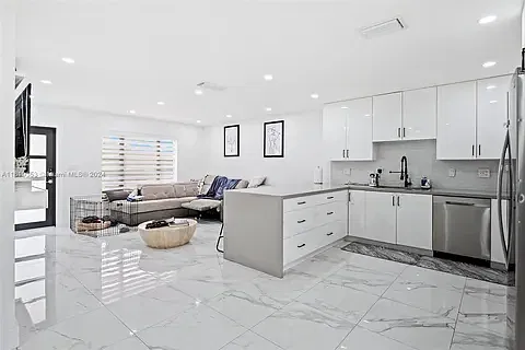 4061 SW 102nd Ct — Photo 4