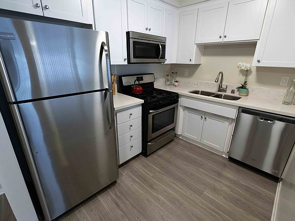 5th image of 404 Washington Ave #207