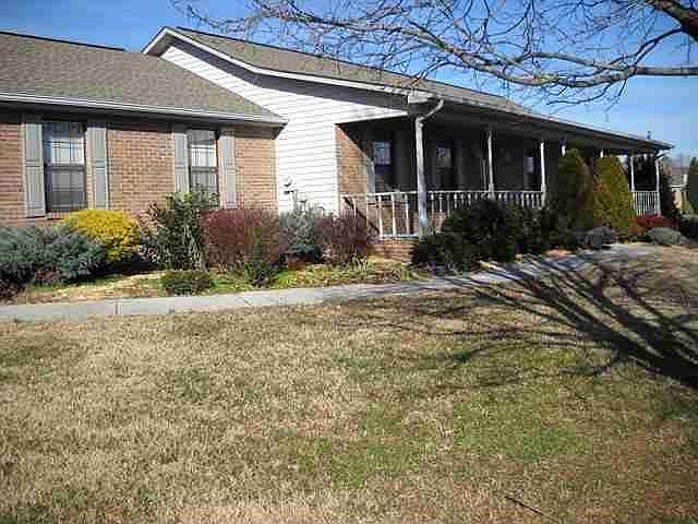 1st image of 2737 Wisteria Dr