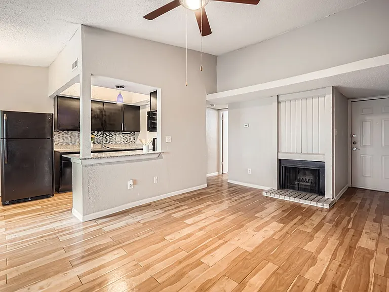 Element Austin Apartments — Photo 17