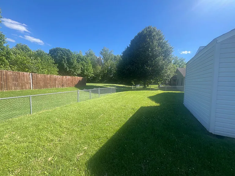 2812 Biscayne Dr — Photo 12