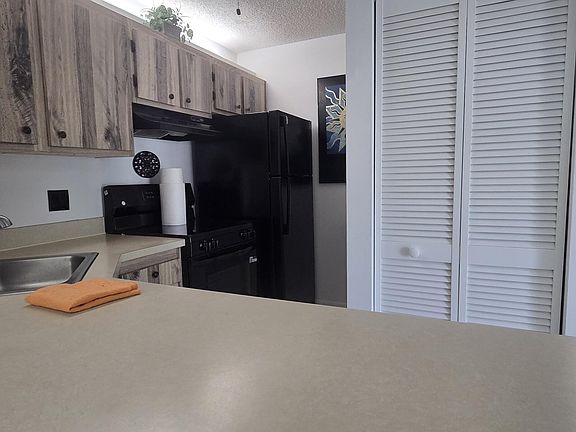 3rd image of 618 Sea Pine Way APT B2