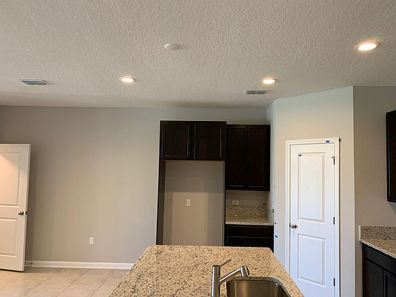 3rd image of 11199 Minnetta Ct