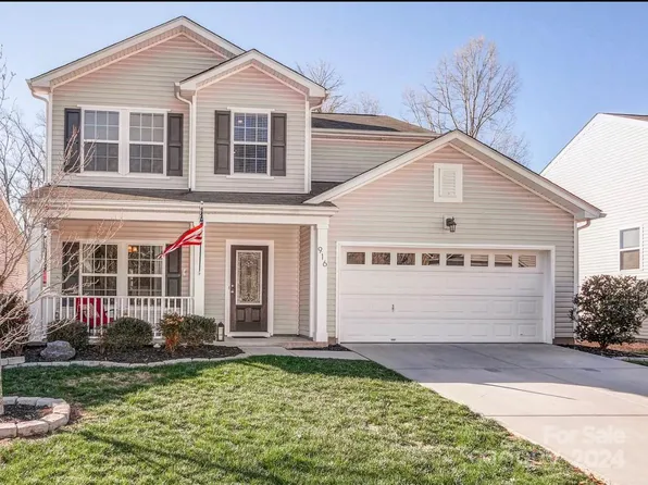 916 Traditions Park Dr, Pineville, NC 28134