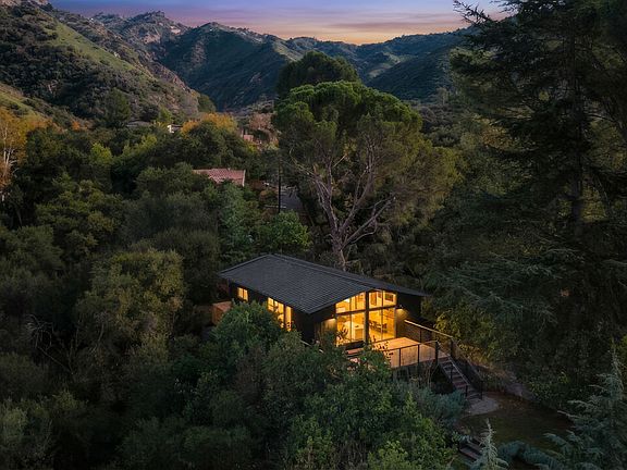 3rd image of 25665 Buckhorn Dr