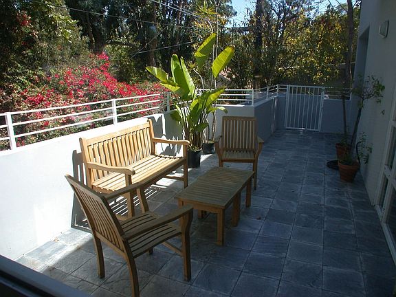 5th image of 447 Hillside Ln