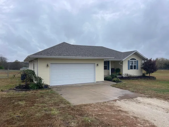 1538 Sunny Acres Place, Bolivar, MO 65613