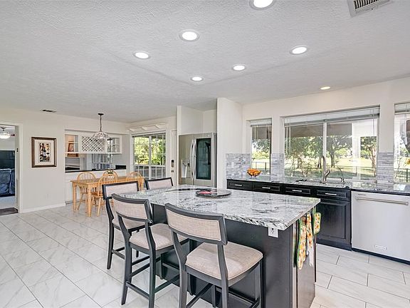 3rd image of 501 Palm Desert Dr